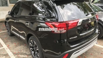 Mitsubishi Outlander 2.0 CVT Đen 32.000km