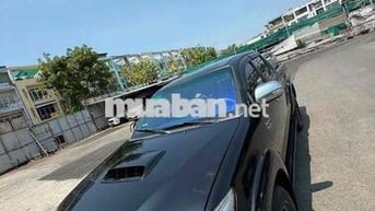 Toyota Hilux Đen 2 cầu 2012