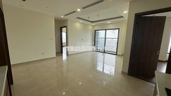 Bán căn tầng trung vip Golden Park 3N rất mát, ban công đông nam