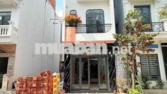 Nhà phố hoàn công full nội thất 22/11 chợ đêm hoà lân Bình Dương