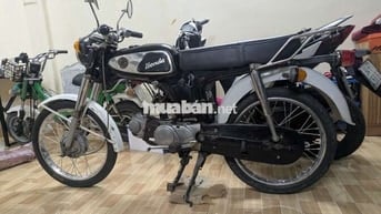 Honda 67 Đen trắng Cổ điển