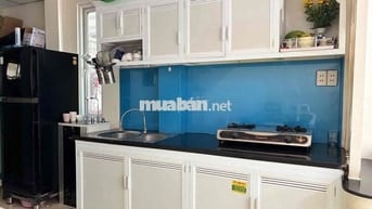 BÁN NHÀ NHỎ XINH CÓ SÂN VƯỜN KẾ BÊN