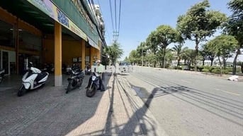 HXH tránh Sát CV Tầm Vu ngay  Xô Viết Nghệ Tĩnh Bình Thạnh , Hướng 2 C