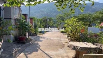 đất chính chủ. 10m dài 35 nở hậu