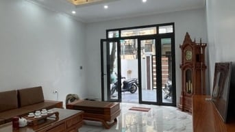 Phố Chu Huy Mân – Long Biên – 103 M2 – 4 Tầng – MT 4.7 M – Giá 12.2 Tỷ