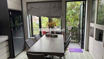 cho thuê căn nhà đẹp  yên tĩnh tiện nghĩ đầy đủ . an ninh cực toits