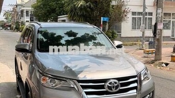 Toyota Fortuner 2018 2.4G Bạc