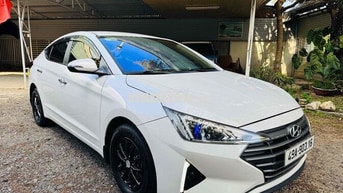 Hyundai Elantra 2021 Trắng