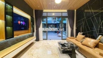 Bán nhà 3 tầng xây mới 100% mặt MT Lê Thiệt, Hòa Minh, Đà Nẵng