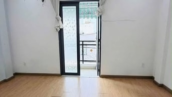 Nhà mới ở liền trệt lầu 4,4 x 8,2 pn 2wc sổ hồng riêng KDC HIÊN HỮU