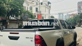 Toyota Hilux Trắng 2021 AT