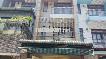 liên khu 4-5 bình hưng hòa B. bình tân .4,4×19 đúc 3 lầu.10 tr/ th