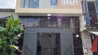 Bán gấp nhà gần Aeon Tên Lửa giá 1,67 tỷ 2PN 2WC có SHR