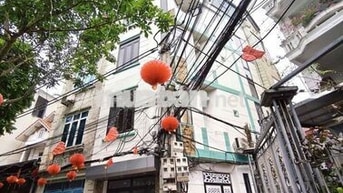 LĨNH NAM NHÀ HIẾM - OTO ĐỖ CỬA