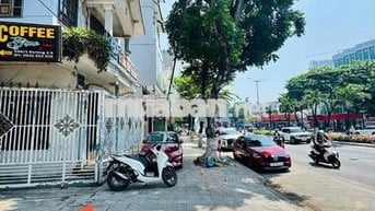 Nhà 2 tầng nằm sát đường 2/9 trung tâm Đà Nẵng sẵn sổ chính chủ
