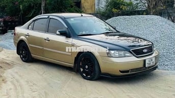 Ford Mondeo Tự động Vàng Đen maybach
