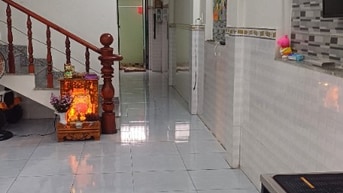 Nhà cho thuê nguyên căn 5x20 . Nhà sạch dịn vào là ở
