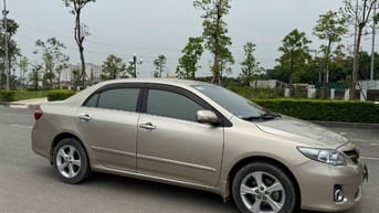 Cần bán Toyota Corolla Altis 2.0V đời 2024 màu vàng cát – xe gia đình 