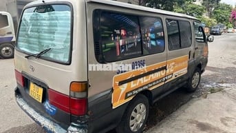 Toyota Hiace 2002 bs vàng htx, định vị, mới đk