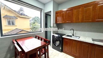 CHO THUÊ CĂN HỘ 1 PHÒNG NGỦ FULL NỘI THẤT CÓ CỬA SỔ ĐƯỜNG MÊ LINH