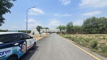 Đất nằm trong KDC, gần sân bay ( 14km ) cần bán gấp