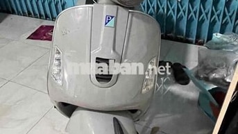 Piaggio Vespa GTS 2010 Vàng