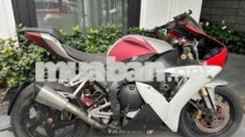 Yamaha R1 cá mập Đỏ, Trắng, Bạc