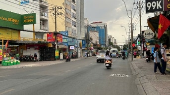 NHÀ HẺM  215 - NGUYỄN XÍ - BÁN 12 TỶ