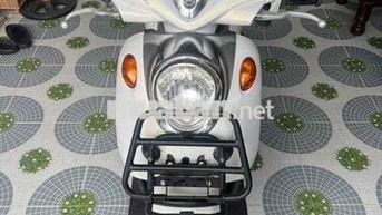 Yamaha Classico màu Trắng