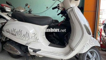 Piaggio Vespa LX Trắng