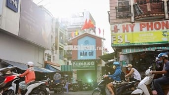 GIÁ SIÊU TỐT - CHỈ 18 TRIỆU NHÀ MẶT TIỀN BÀN CỜ QUẬN 3 -  DT GẦN 40m2