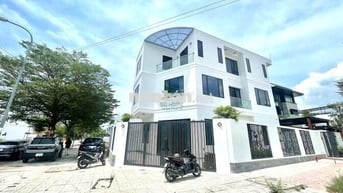 CHO THUÊ NHÀ Ở KINH DOANH LÔ GÓC CÓ SÂN 4 PHÒNG NGỦ KHU MỸ GIA