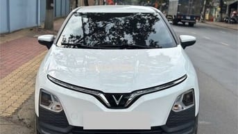 Vinfast VF5 Plus 2024 - Màu trắng - 3v4km -Mua pin