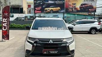 Outlander Premium - nhiều phụ kiện