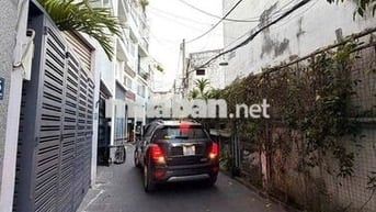 bán nhà đường Phan Đăng Lưu, Sát mặt tiền.xe hơi