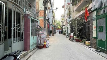 Bán Nhà mới xây. Full Nội Thất. Hẻm Xe Hơi. 4,3m x 15m.Giá chỉ 13,9 tỷ