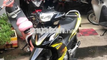 Suzuki Axelo Đen Vàng