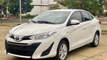 Bán xe Toyota Vios 2019 số sàn, màu trắng,