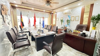 Bán nhà chính chủ. Phố Trần Duy Hưng 70m2, có thang máy, ô tô tránh. 