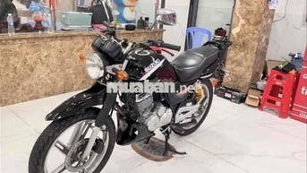 Suzuki EN150 màu Đen
