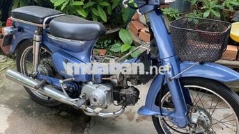 Honda Cub 82 Xanh đèn vuông