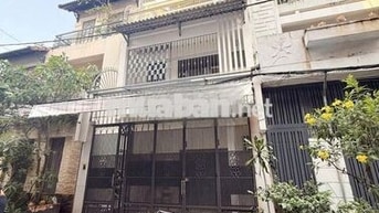 Cho Thuê Nhà Đường Nguyễn Trọng Tuyển, Tân Bình (7PN - Có Sân Đậu Xe)