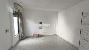 Nhà Cho Thuê Nguyên Căn Đường Đất Thánh, Tân Bình Giáp Quận 10 