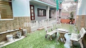 Nhà sân vườn 300m2 sẵn nội thất Hẻm Đường Nguyễn Thông
