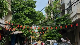 BÁN NHÀ KHU PHÂN LÔ -HOÀNG QUỐC VIỆT, Ô TRÁNH TRƯỚC NHÀ, GẦN PHỐ, 2THO
