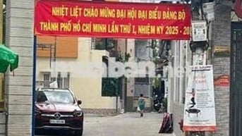CHÍNH CHỦ ĐỊNH CƯ NƯỚC NGOÀI CẦN BÁN NHÀ 4 TẦNG ĐƯỜNG LÊ QUANG ĐỊNH P5