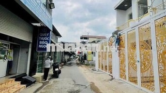 BÁN NHÀ LẦU CỰC ĐẸP NGAY CỔNG SAU CHANGSIN 2 MẶT TIỀN ĐƯỜNG