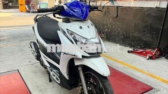 Suzuki Hayate SS FI Trắng