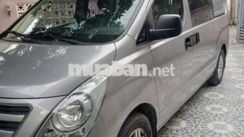 Hyundai Starex 6 chỗ Bạc