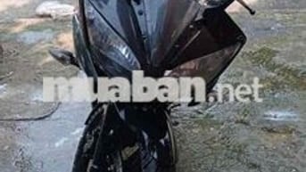 Yamaha R15 màu Đen